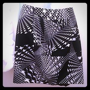 🚪Worthington skirt.Repaired hem by hand.Pic.